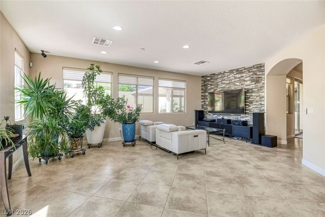 8935 Gagnier Boulevard, Las Vegas, NV 89113