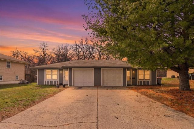 804 NE BANNER Drive, Lee's Summit, MO 64086