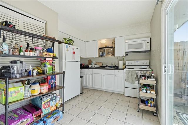 804 NE BANNER Drive, Lee's Summit, MO 64086