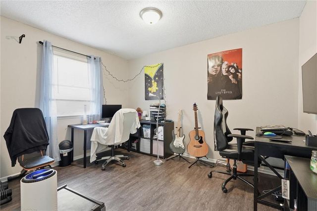 804 NE BANNER Drive, Lee's Summit, MO 64086