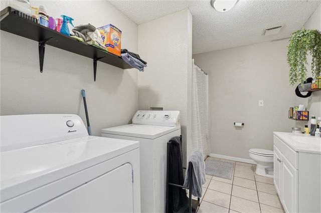 804 NE BANNER Drive, Lee's Summit, MO 64086