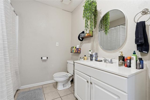 804 NE BANNER Drive, Lee's Summit, MO 64086