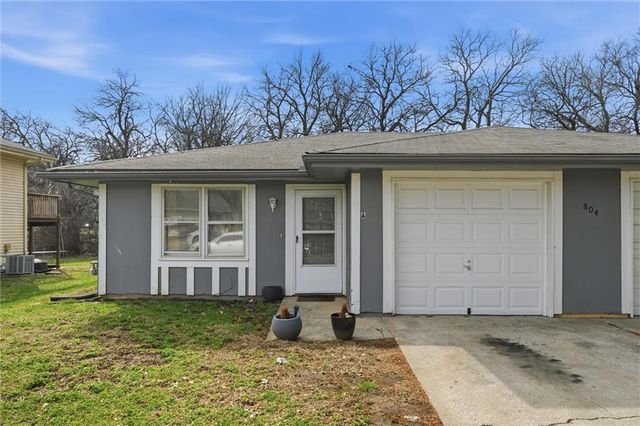 804 NE BANNER Drive, Lee's Summit, MO 64086