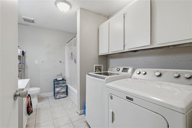 804 NE BANNER Drive, Lee's Summit, MO 64086