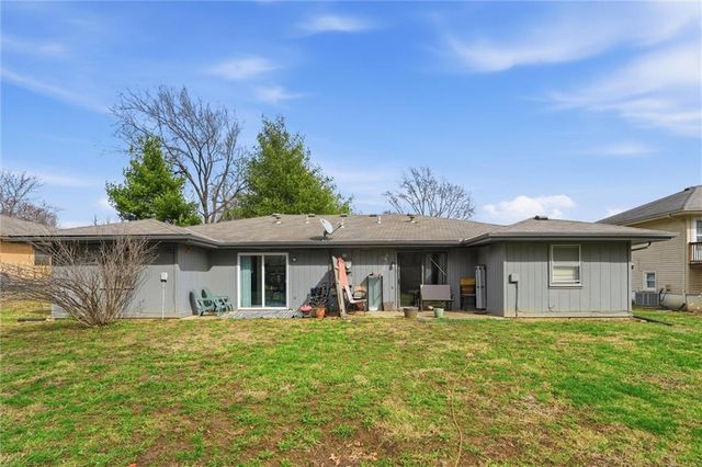 804 NE BANNER Drive, Lee's Summit, MO 64086