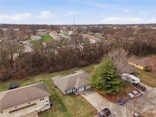 804 NE BANNER Drive, Lee's Summit, MO 64086