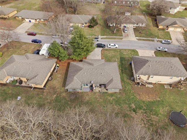 804 NE BANNER Drive, Lee's Summit, MO 64086