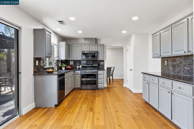 5243 Delta View Way, Antioch, CA 94531