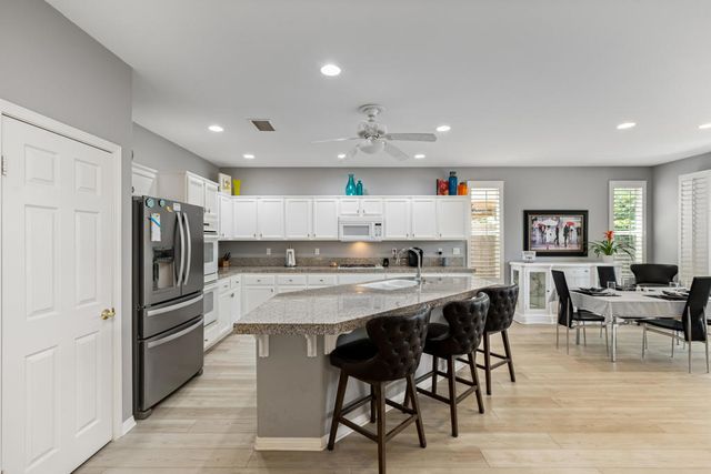60477 Desert Shadows Drive, La Quinta, CA 92253