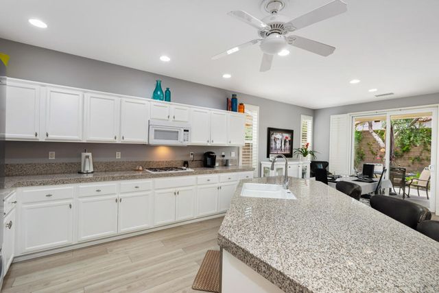 60477 Desert Shadows Drive, La Quinta, CA 92253