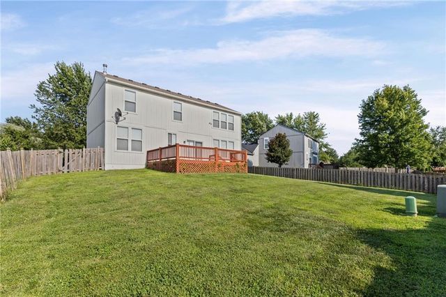 1807 W Fredrickson Drive, Olathe, KS 66061