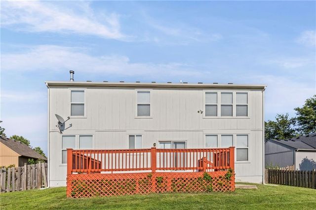 1807 W Fredrickson Drive, Olathe, KS 66061