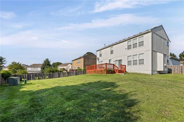1807 W Fredrickson Drive, Olathe, KS 66061