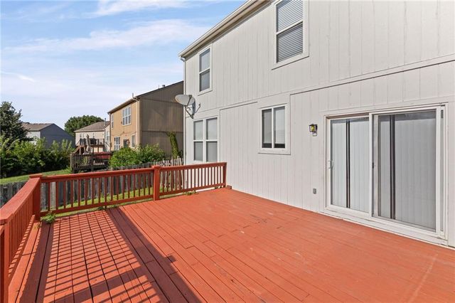 1807 W Fredrickson Drive, Olathe, KS 66061