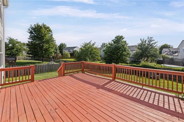 1807 W Fredrickson Drive, Olathe, KS 66061