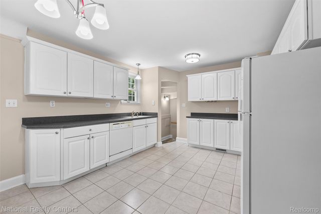 9924 Arden Street, Livonia, MI 48150