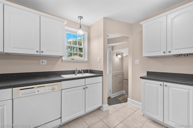 9924 Arden Street, Livonia, MI 48150