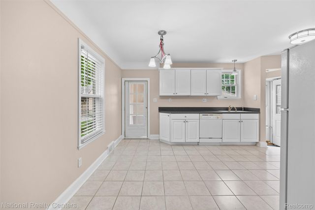 9924 Arden Street, Livonia, MI 48150