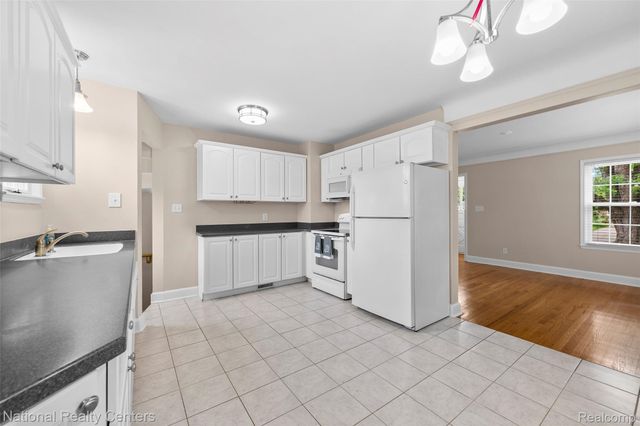 9924 Arden Street, Livonia, MI 48150