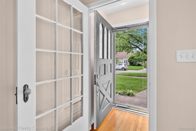 9924 Arden Street, Livonia, MI 48150