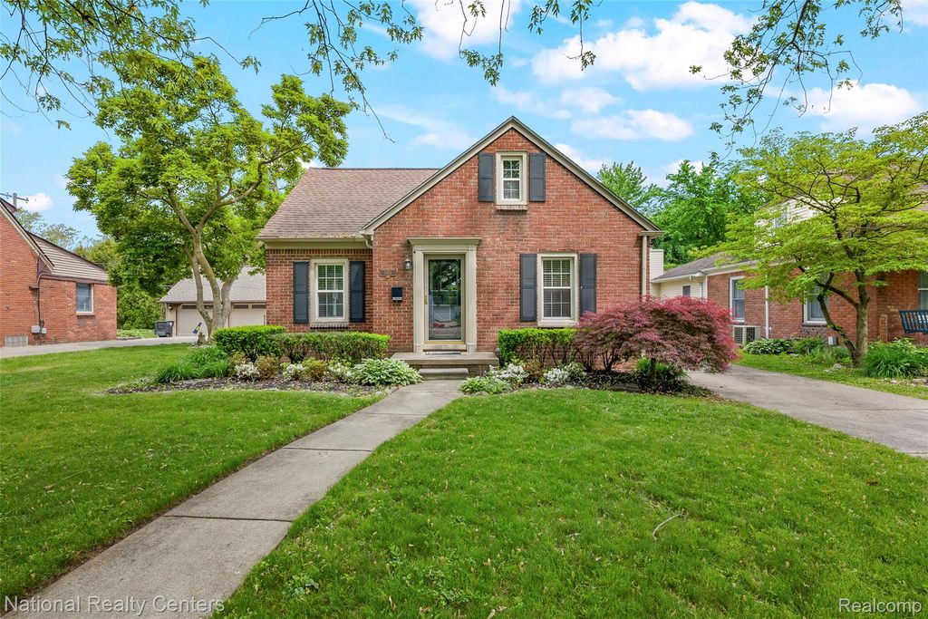 9924 Arden Street, Livonia, MI 48150