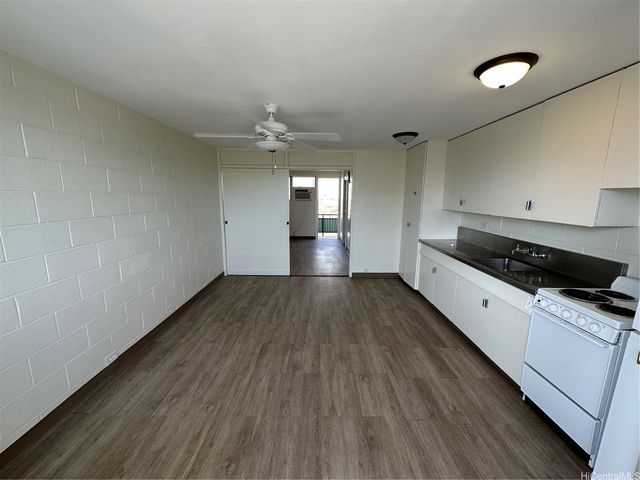 1526 Thurston Avenue 5, Honolulu, HI 96822