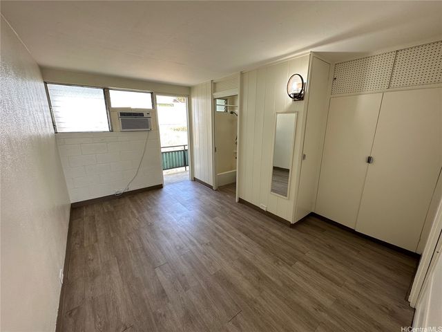 1526 Thurston Avenue 5, Honolulu, HI 96822