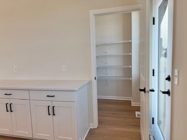 906 Woodlawn Avenue I, Saint Paul, MN 55116