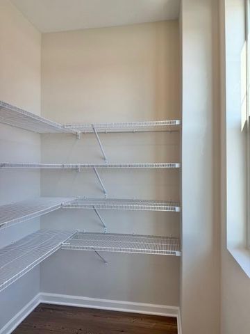 906 Woodlawn Avenue I, Saint Paul, MN 55116