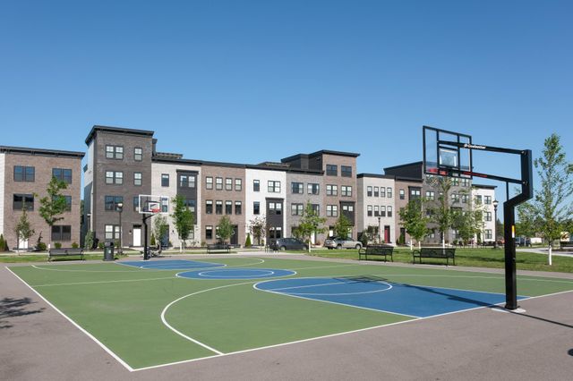 906 Woodlawn Avenue I, Saint Paul, MN 55116