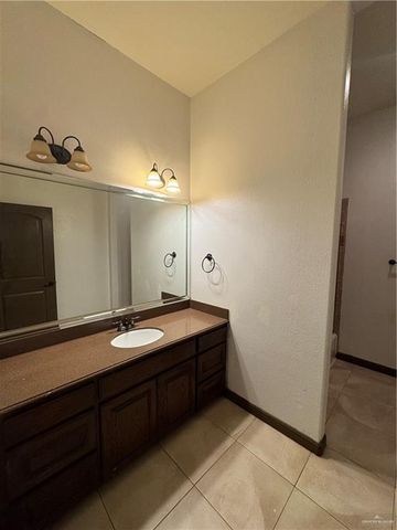 812 S 6th Street S 4, Mcallen, TX 78501