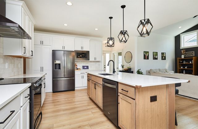 1602 NW Benjamin Drive, Ankeny, IA 50023