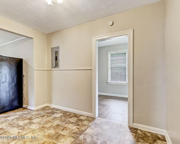 5921 SILVER Plaza, Jacksonville, FL 32208