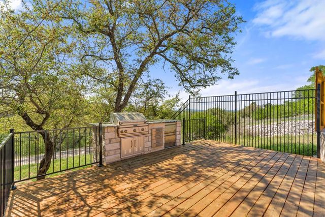 100 Semi CIR, Horseshoe Bay, TX 78657