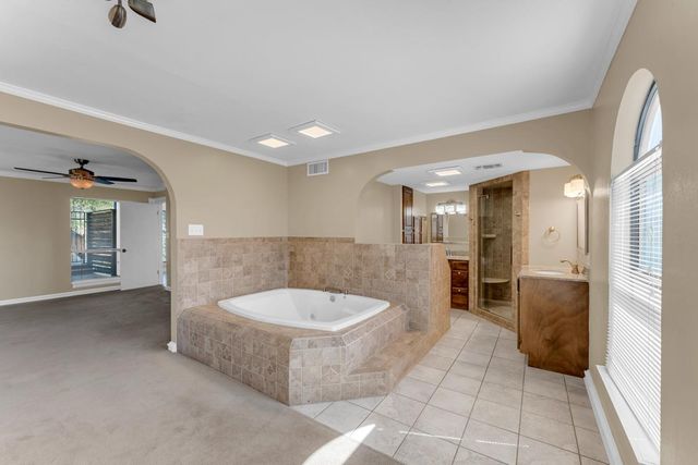 100 Semi CIR, Horseshoe Bay, TX 78657