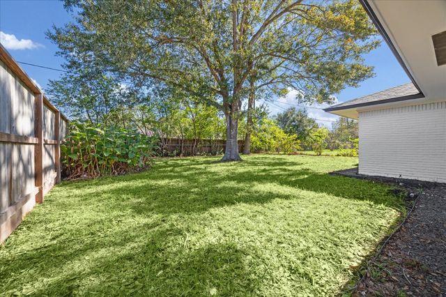 10121 Oboe Drive, Houston, TX 77025