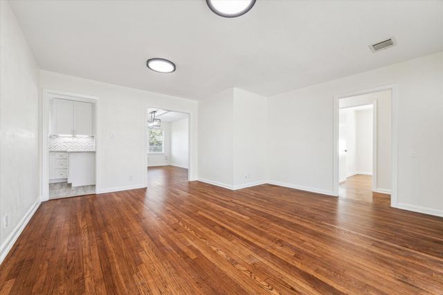 10121 Oboe Drive, Houston, TX 77025