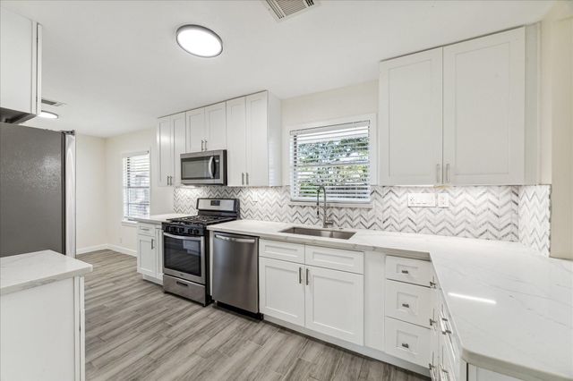 10121 Oboe Drive, Houston, TX 77025