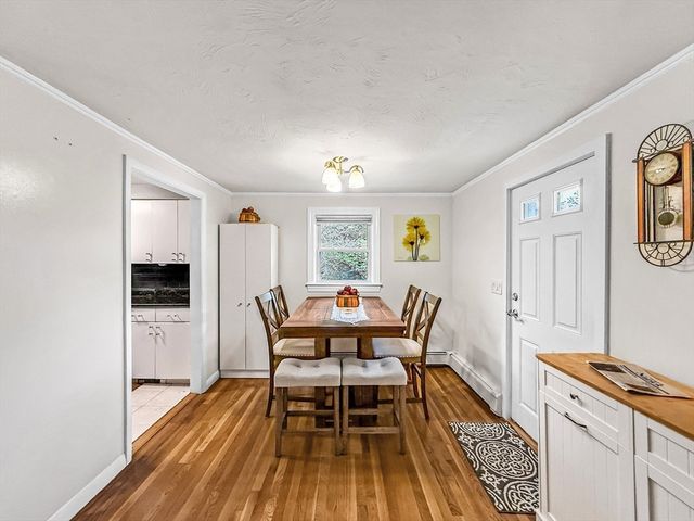 204 Hartford St, Natick, MA 01760