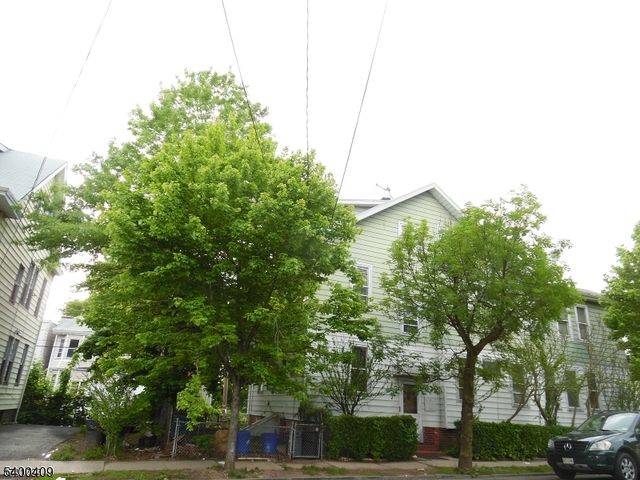 827 S 20TH St, Newark City, NJ 07108