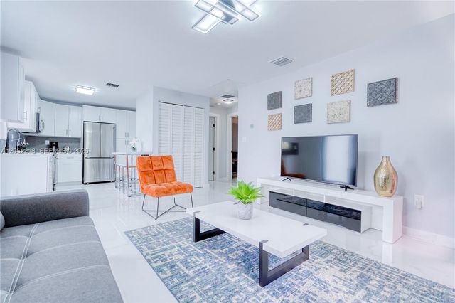 171 NW 47th St, Miami, FL 33127