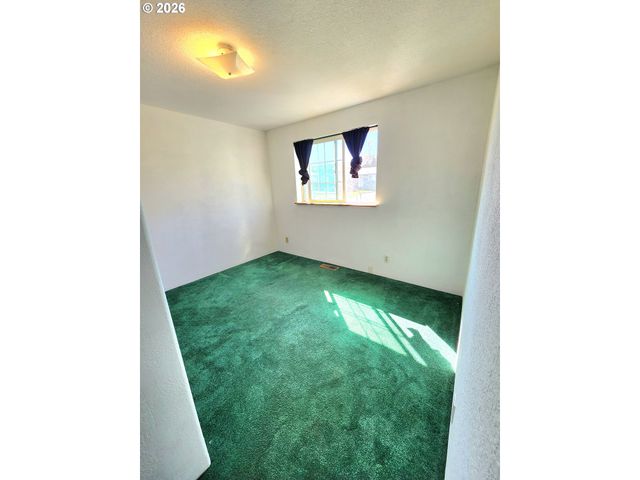 274 GEORGINNA Dr, Roseburg, OR 97471