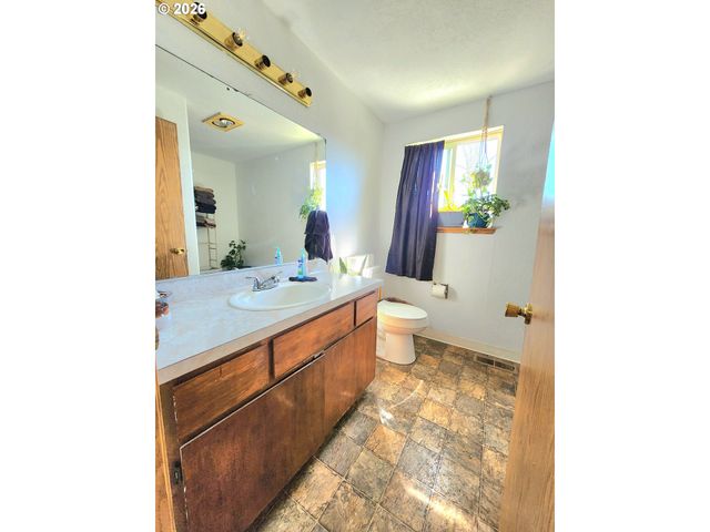 274 GEORGINNA Dr, Roseburg, OR 97471