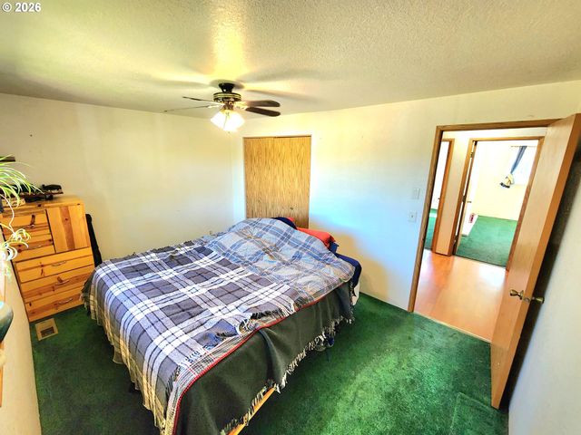 274 GEORGINNA Dr, Roseburg, OR 97471