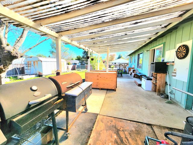 274 GEORGINNA Dr, Roseburg, OR 97471