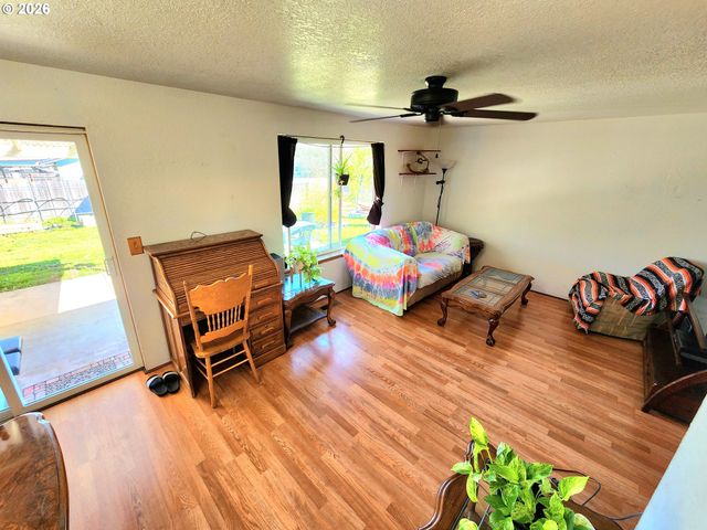 274 GEORGINNA Dr, Roseburg, OR 97471