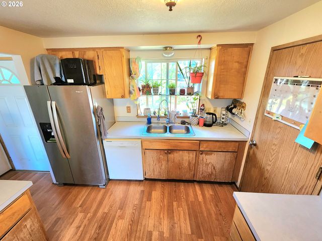 274 GEORGINNA Dr, Roseburg, OR 97471