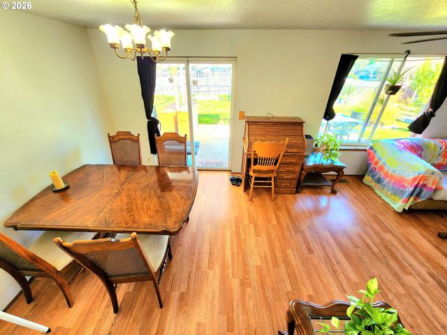 274 GEORGINNA Dr, Roseburg, OR 97471