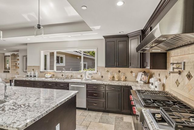 12882 Viscaino Road, Los Altos Hills, CA 94022
