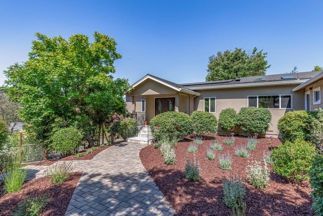 12882 Viscaino Road, Los Altos Hills, CA 94022